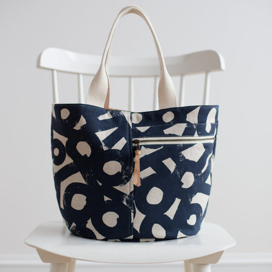 06/14 Crescent Tote