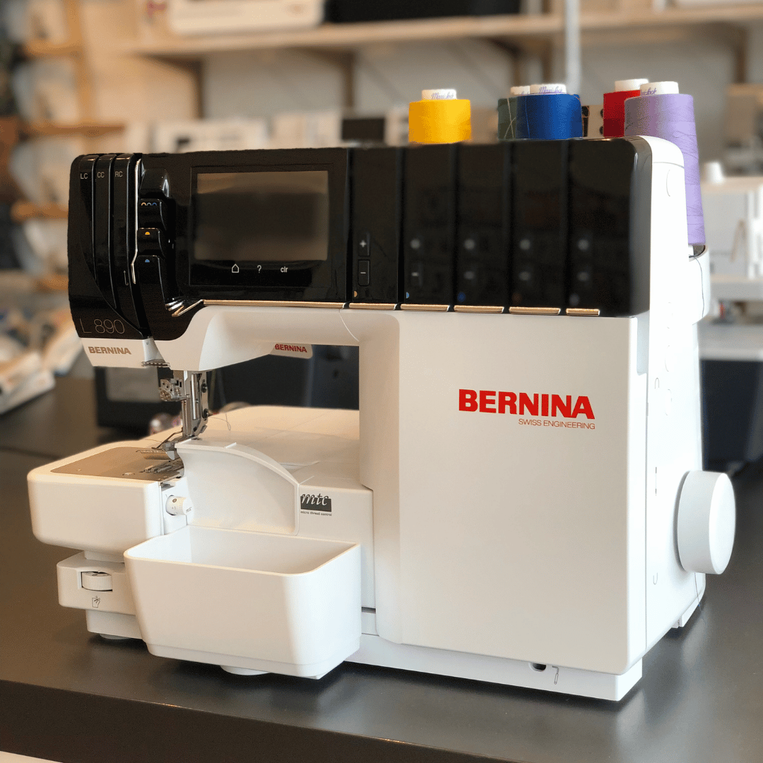 12/01 L890 Serger Guide Class